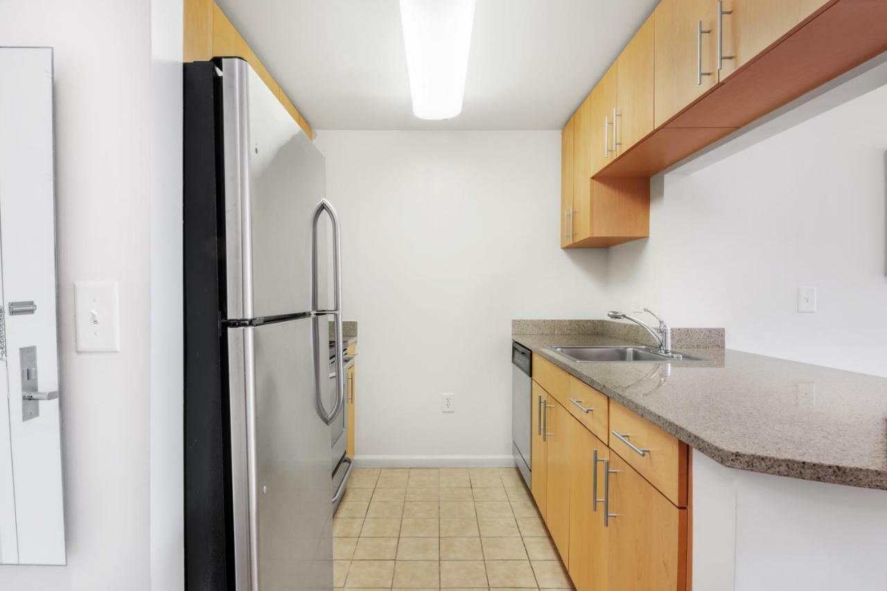 Furnished Quarters At Grove Pointe Apartment Jersey City Bagian luar foto
